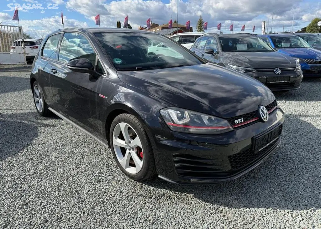 Volkswagen Golf 2.0 GTI benzín manuální